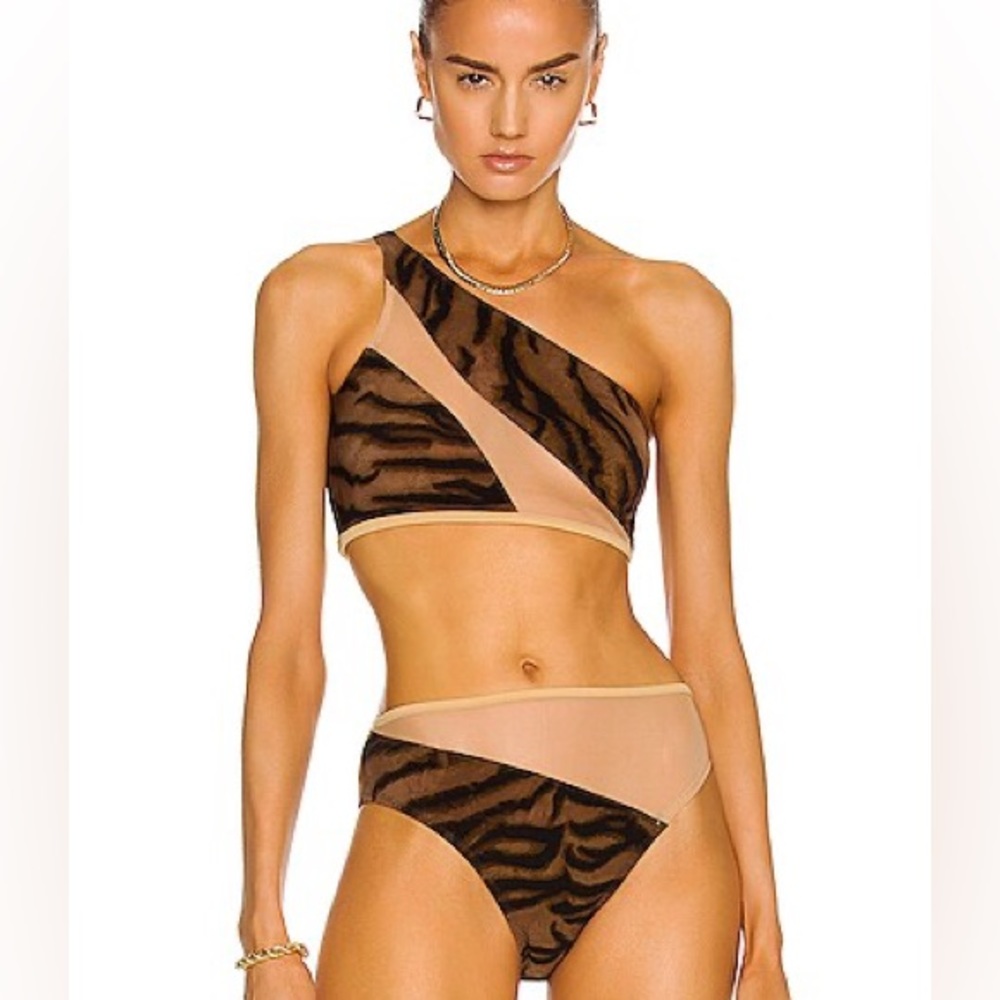 Norma Kamali Snak Mesh Bottom